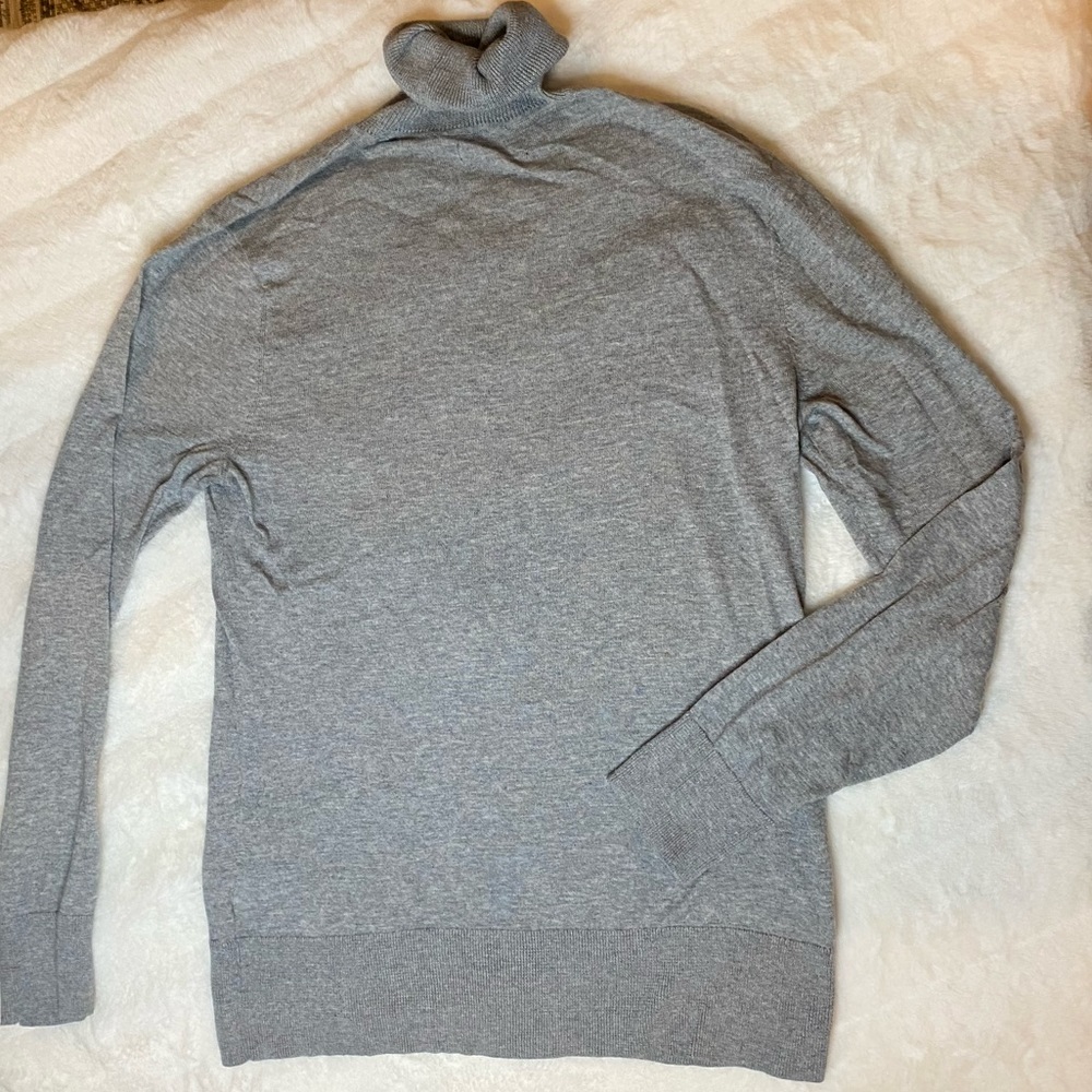 Grey long sleeve turtleneck shirt
